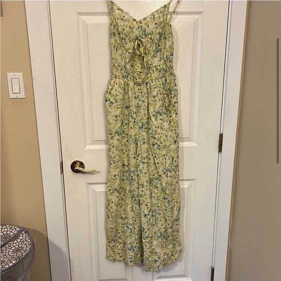 AMERICAN EAGLE CUT OUT JUMPSUIT - Picture 4 of 7